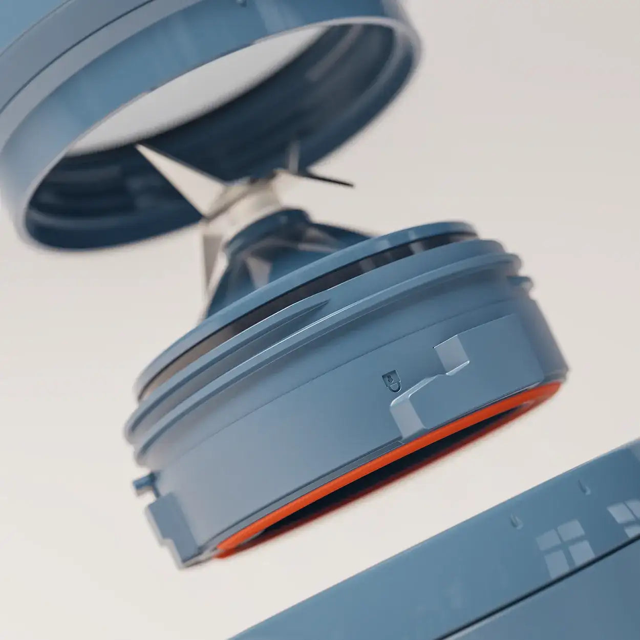 intelligent-cordless-portable-blender-f8 ICB_fullAssembly_midnightBlue_3_2_explodeBladeLock_edit.webp