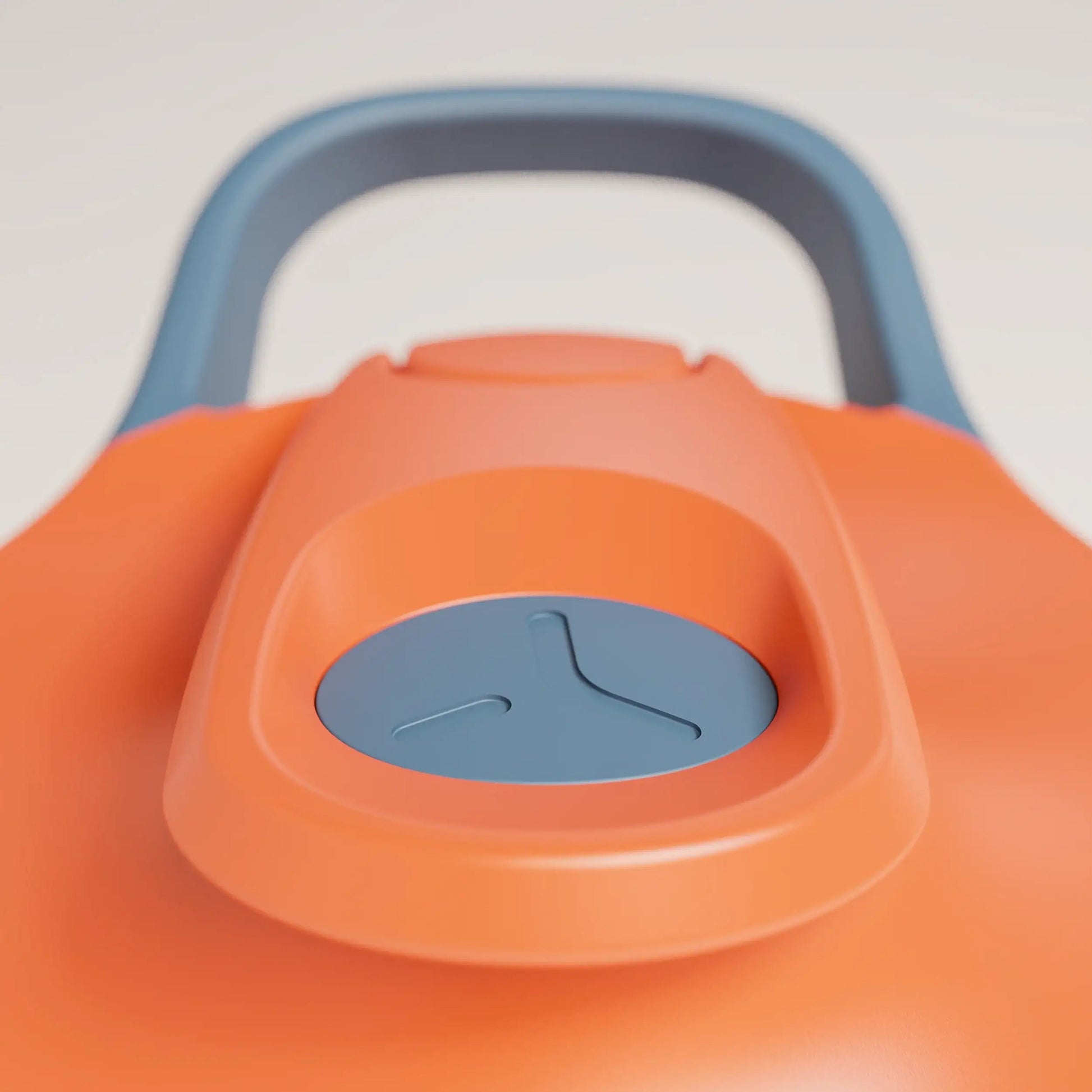 insulated-performance-shaker-bottle-v5 SHKR_18550_dwSS-S1.1_burntOrange_midnightBlue_1_12_MPCloop_edit.png