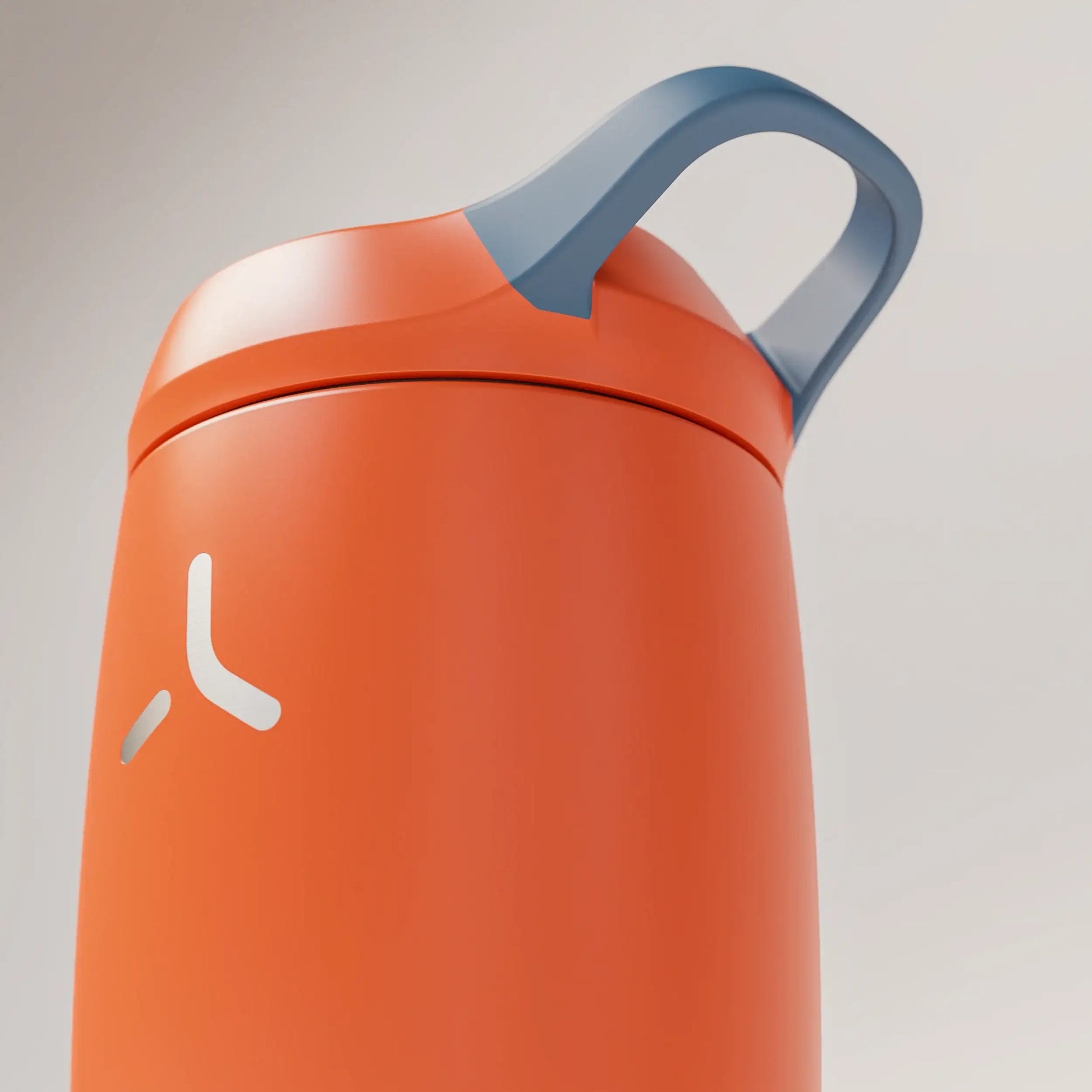 insulated-performance-shaker-bottle-v5 SHKR_18550_dwSS-S1.1_burntOrange_midnightBlue_1_4_xLowLoop_edit.png