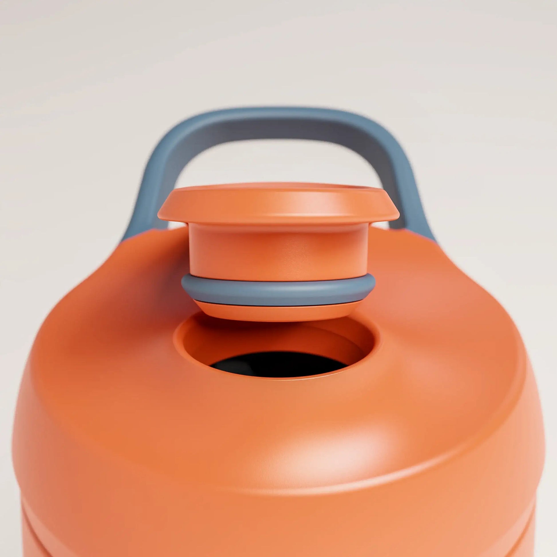 insulated-performance-shaker-bottle-v5 SHKR_18550_dwSS-S1.1_burntOrange_midnightBlue_2_2.5_MPCloop_edit.png
