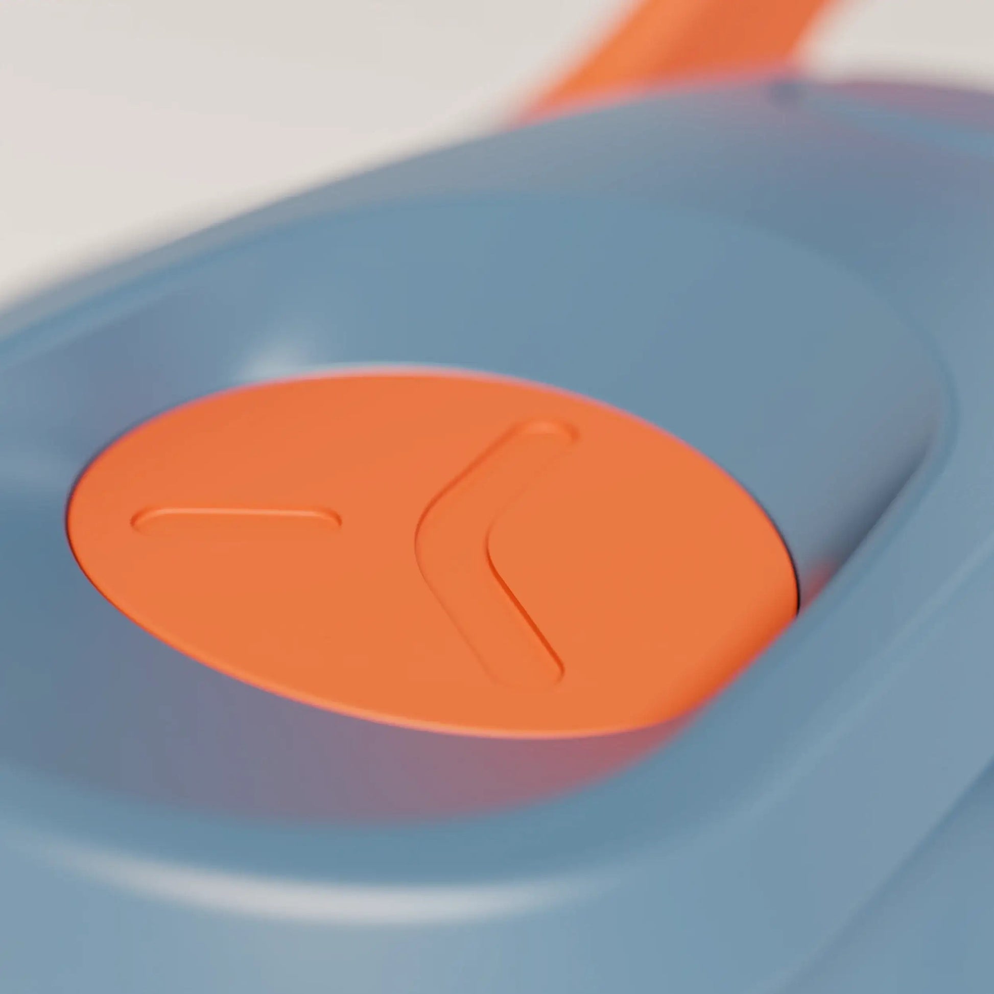 insulated-performance-shaker-bottle-v5 SHKR_18550_dwSS-S1.1_midnightBlue_burntOrange_1_11_xInsertCloseup_edit.png