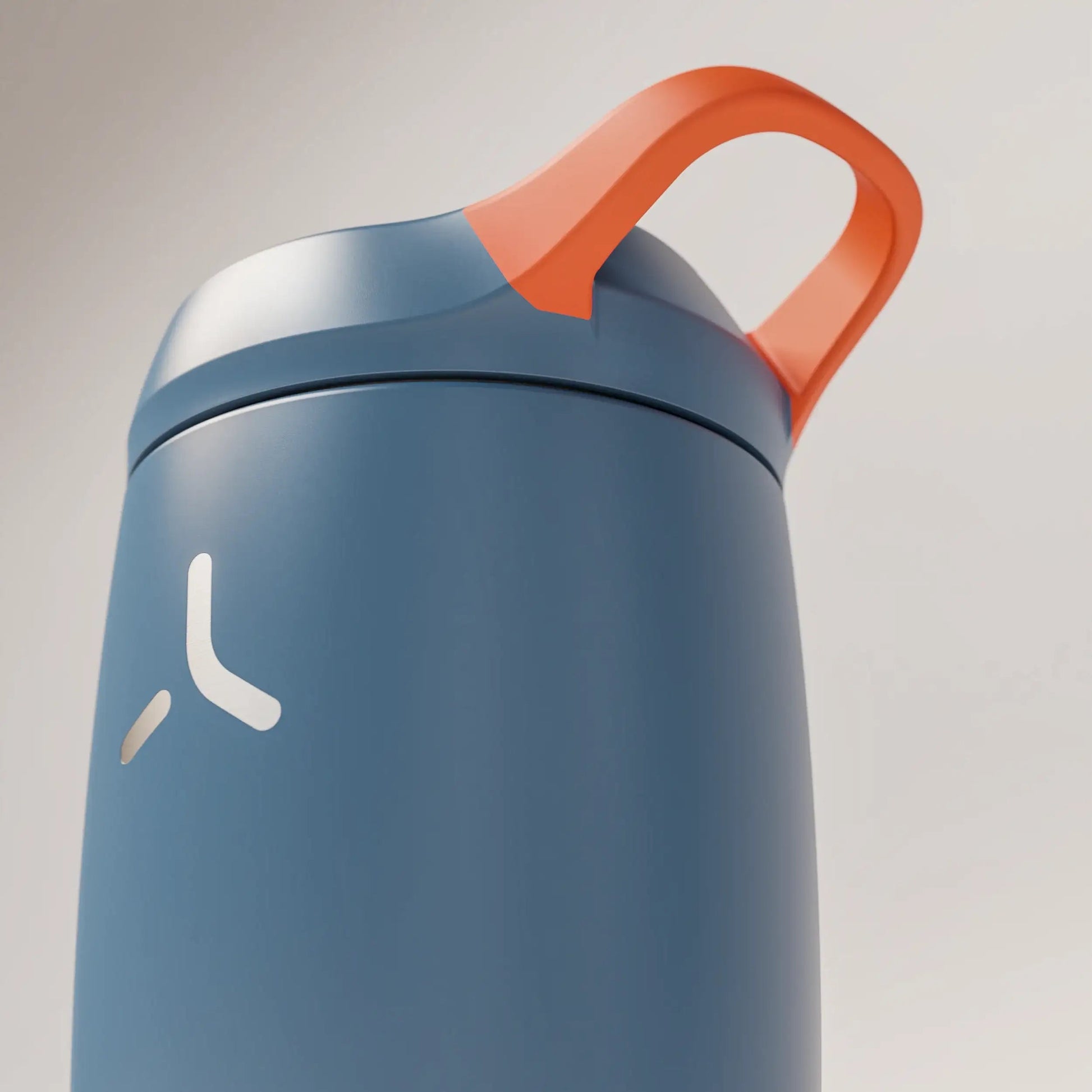 insulated-performance-shaker-bottle-v5 SHKR_18550_dwSS-S1.1_midnightBlue_burntOrange_1_4_xLowLoop_edit.png