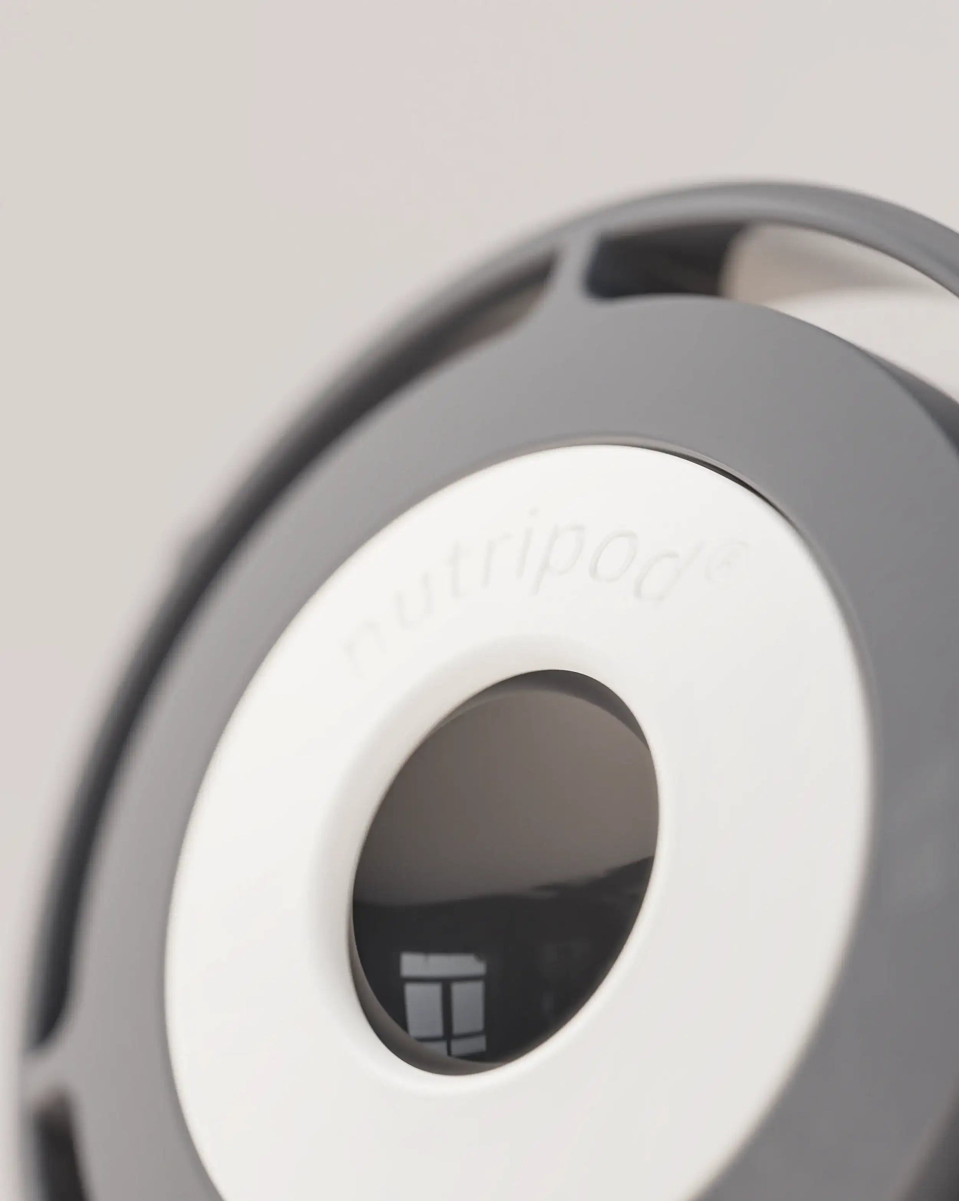 stainless-steel-electric-shaker-bottle-g2 VM_LiPo_3.5-700_v1_stainlessSteel_4x5_4_3_nutripod_EDIT.png