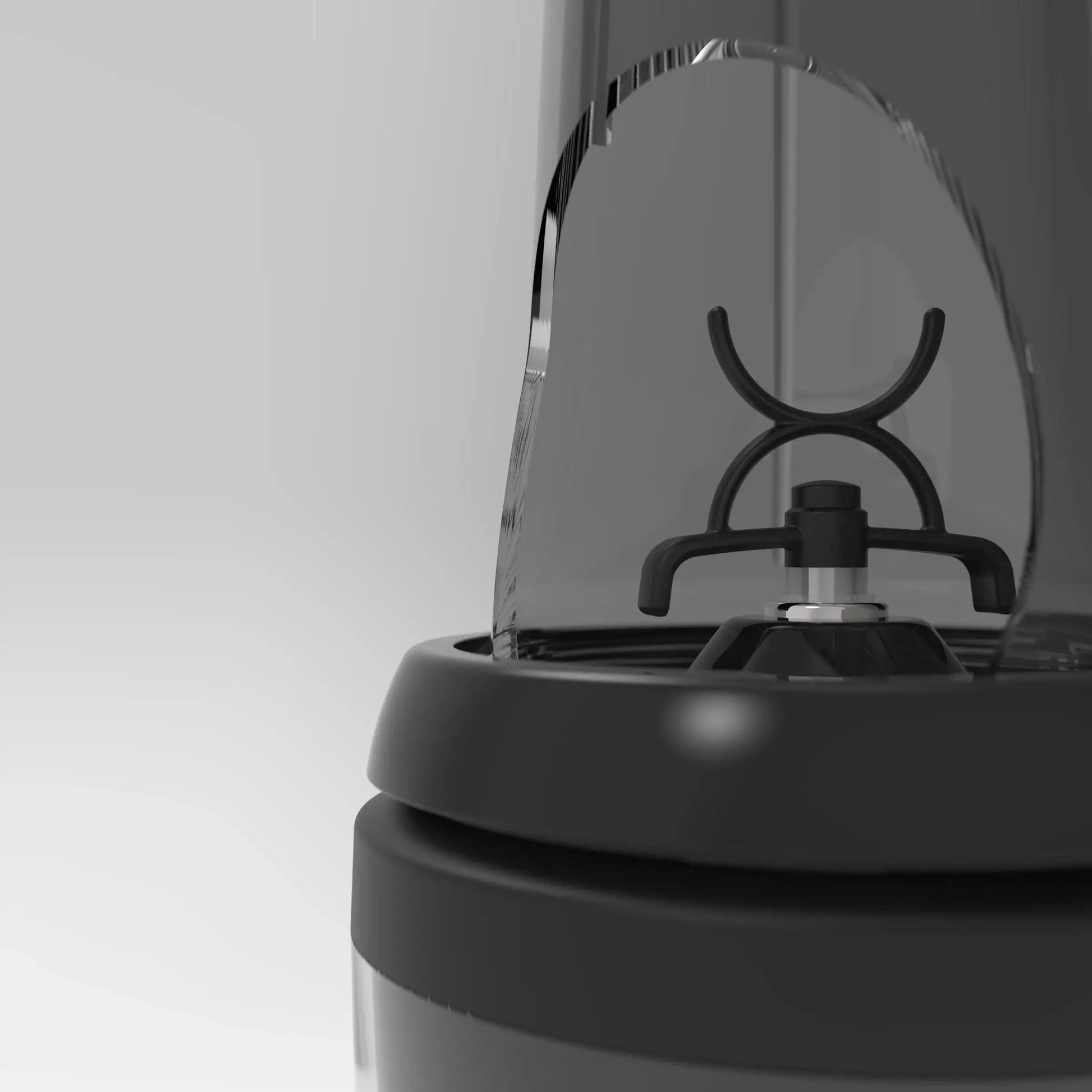 nutrition-and-protein-blender-o0 xblade_cutaway.1660.jpg
